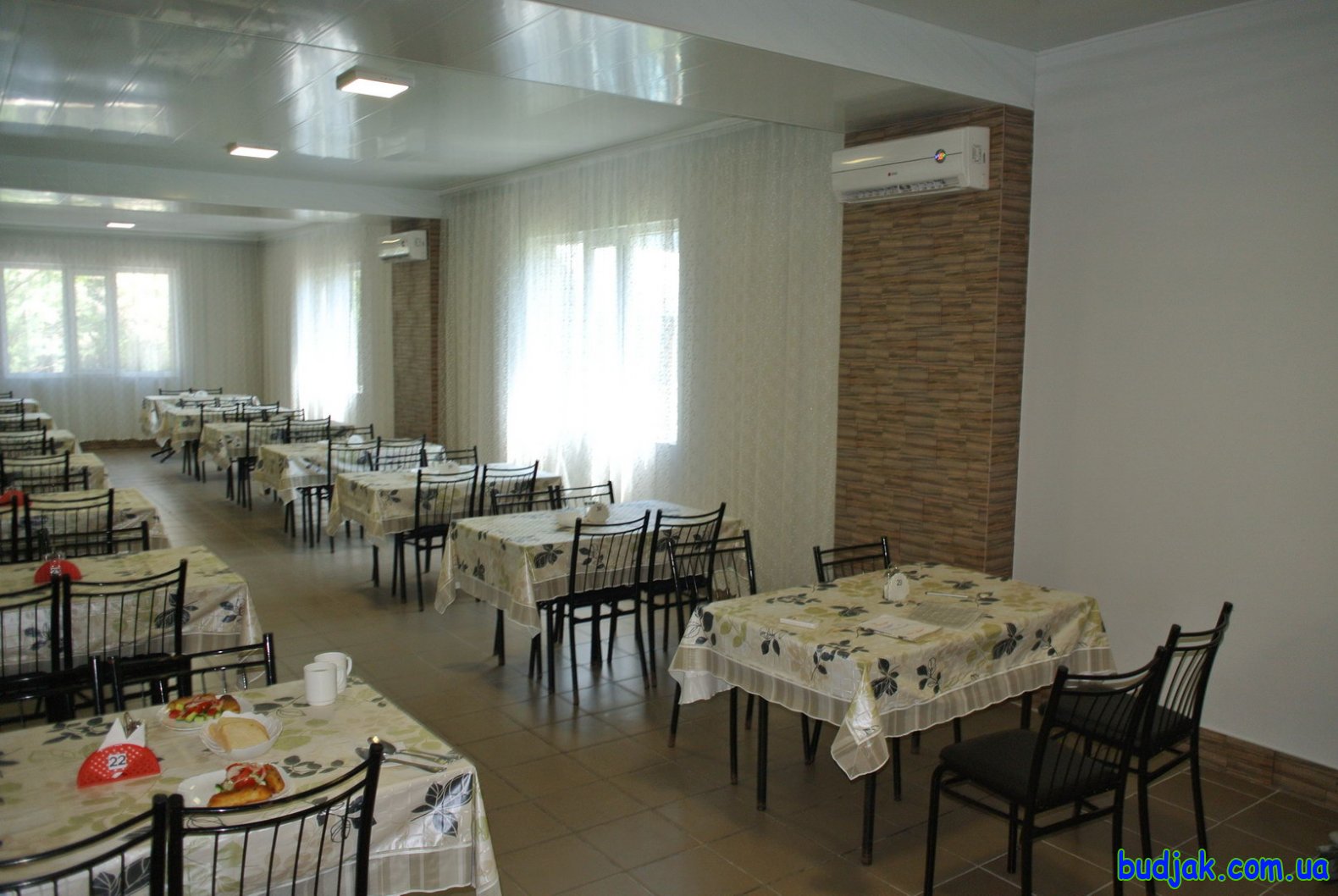 Территория и общие фото. База отдыха «Плай». Курорт Рассейка. Фото № 0549. 2017 год